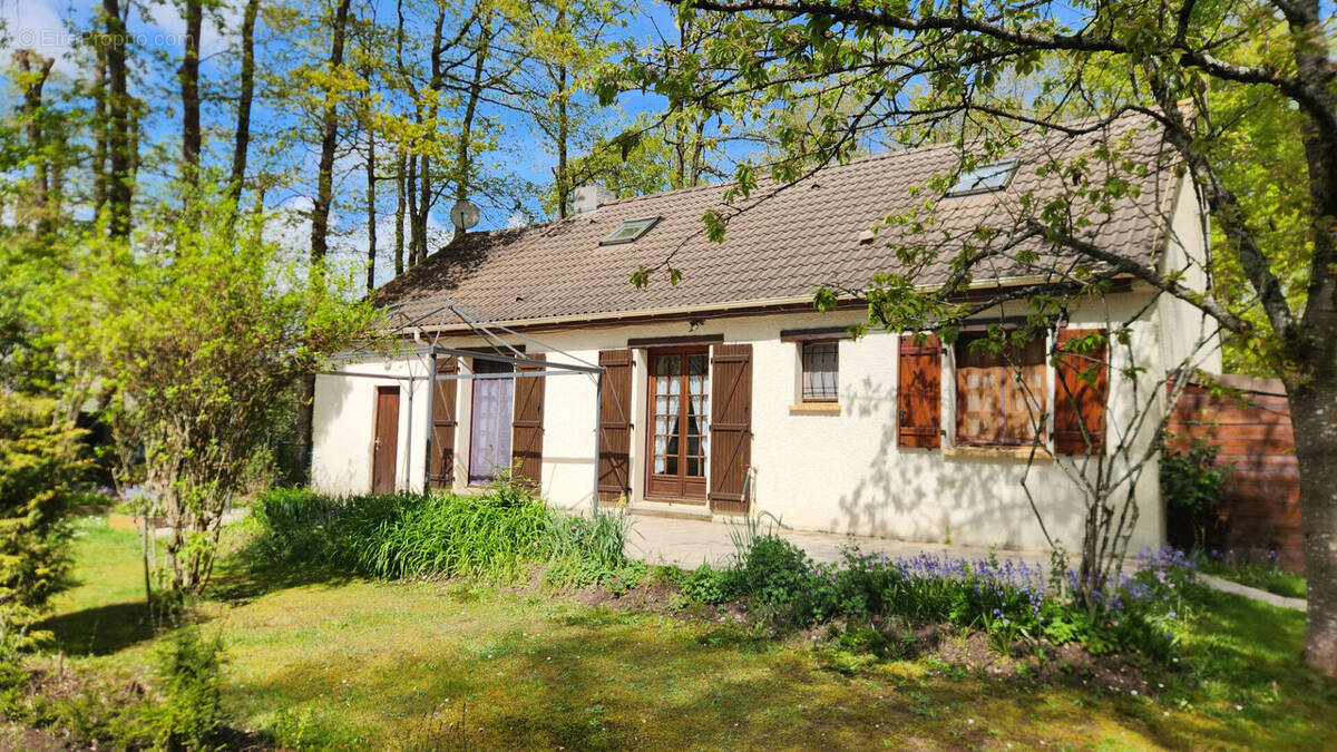 Maison à FAVIERES