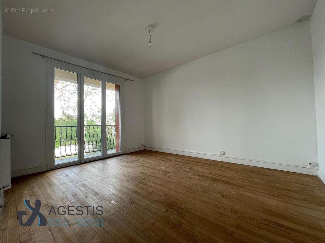   - Maison à CUGNAUX