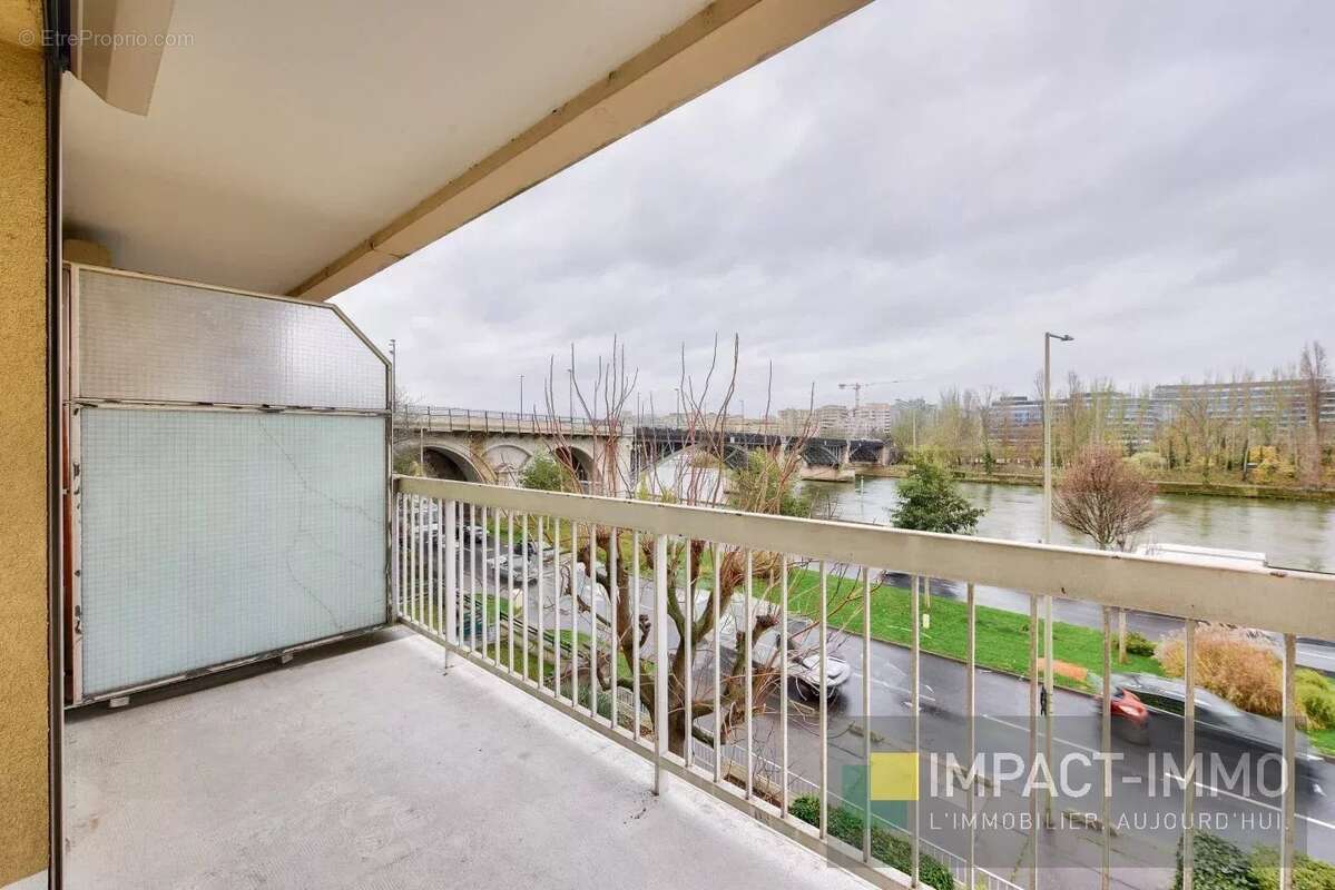 Appartement à COURBEVOIE