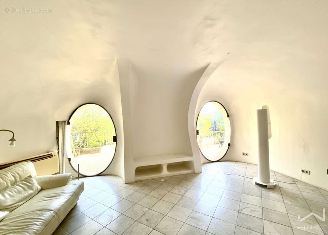 Maison à LA GARDE-ADHEMAR