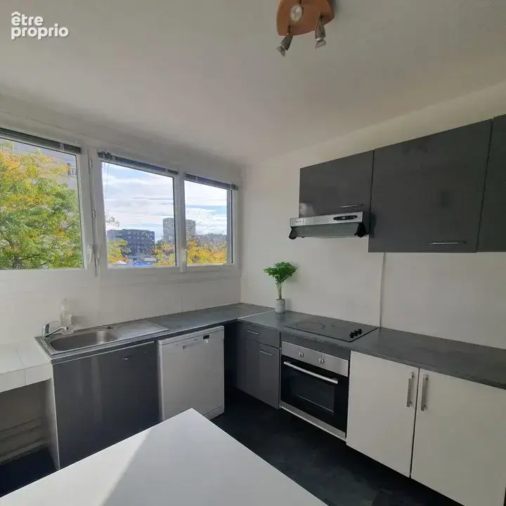 Appartement 4 pièces 73 m² à vendre à Fleury-Les-Aubrais (45400) - photo 1