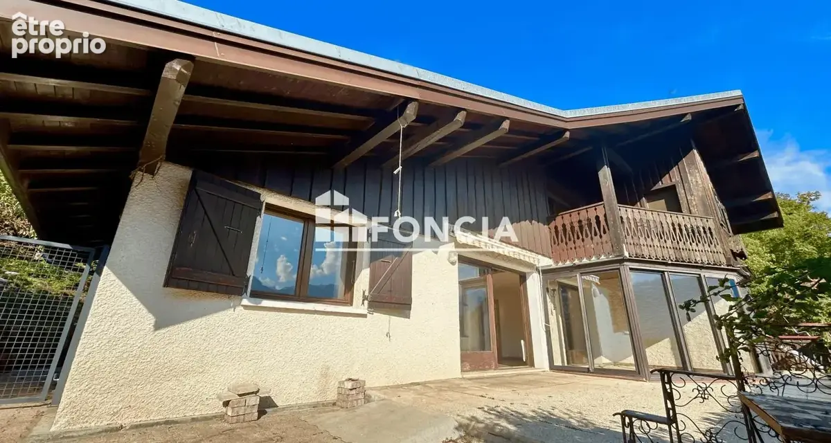Villa spacieuse avec T2 indépendant, vue dégagée et vaste garage - photo 2