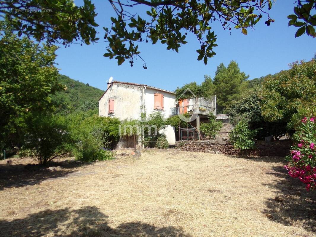 Maison à LA TOUR-SUR-ORB