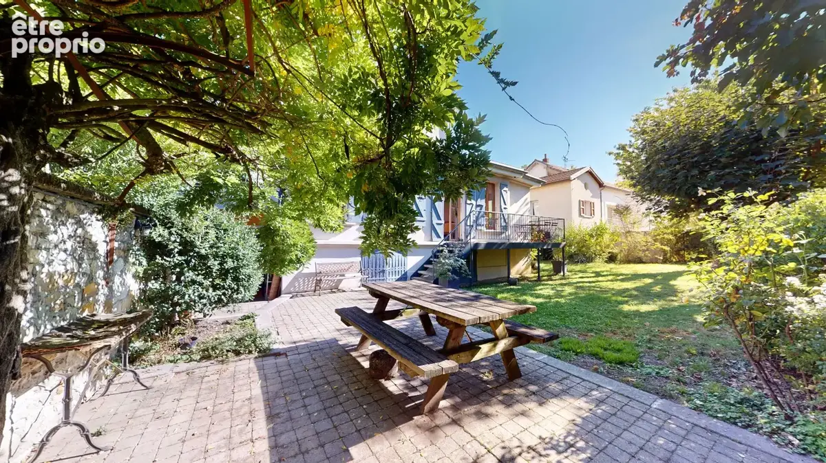 Maison individuelle avec jardin, garage et appartement 3 pièces indépendant - GRENOBLE - photo 3