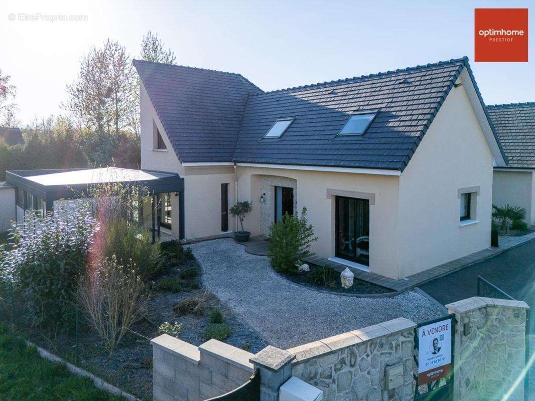 Magnifique maison contemporaine de 300 m² avec piscine intérieure et 5 chambres - photo 15