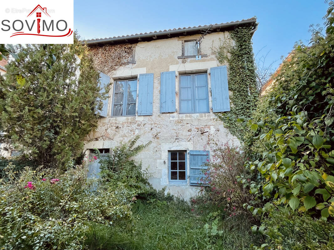 Maison à CONFOLENS