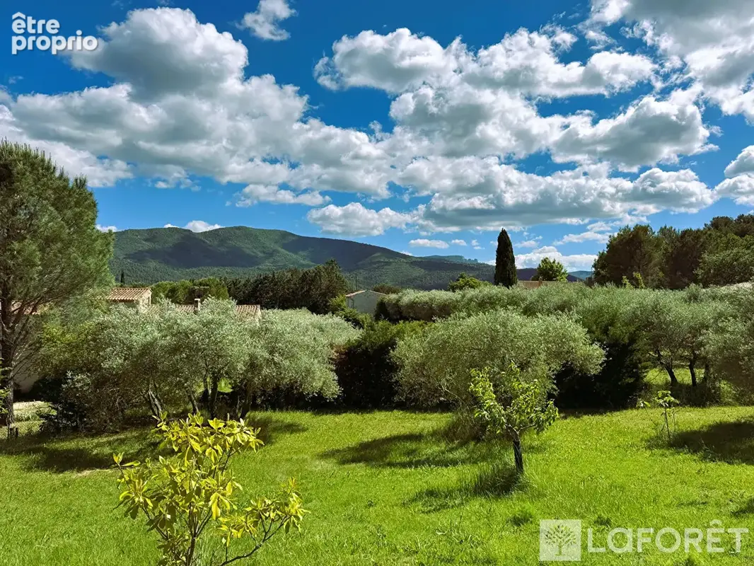 Villa Saint Zacharie 157 m²  6 chambres - photo 14