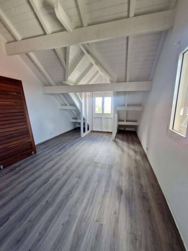 Appartement à PETIT-BOURG