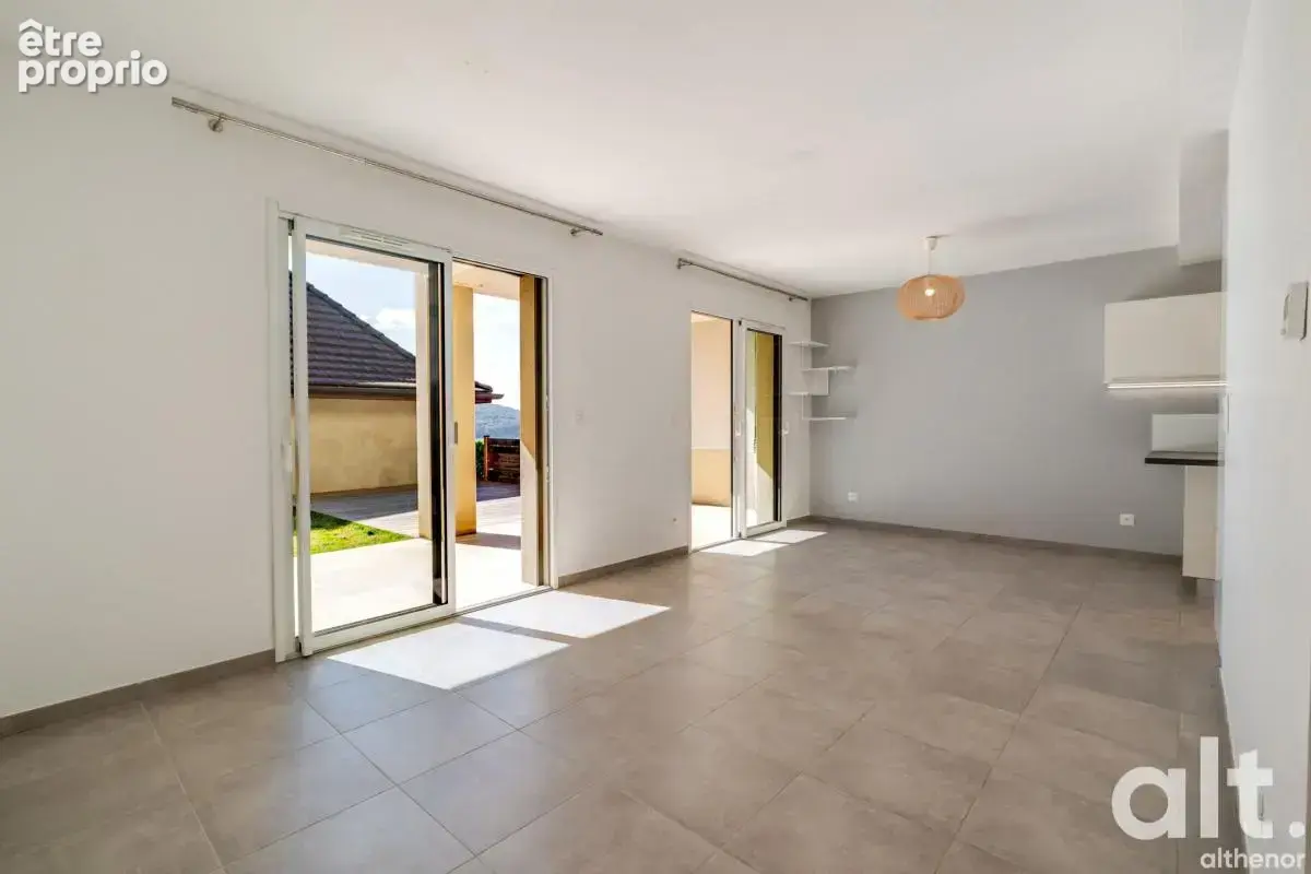 Appartement à Veyrier-du-Lac — jardin et vue lac - photo 2