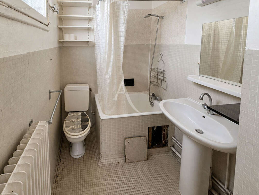 Billère - T1 de 31 m² avec 2 balcons, cave et stationnement couvert - Fort potentiel - photo 5
