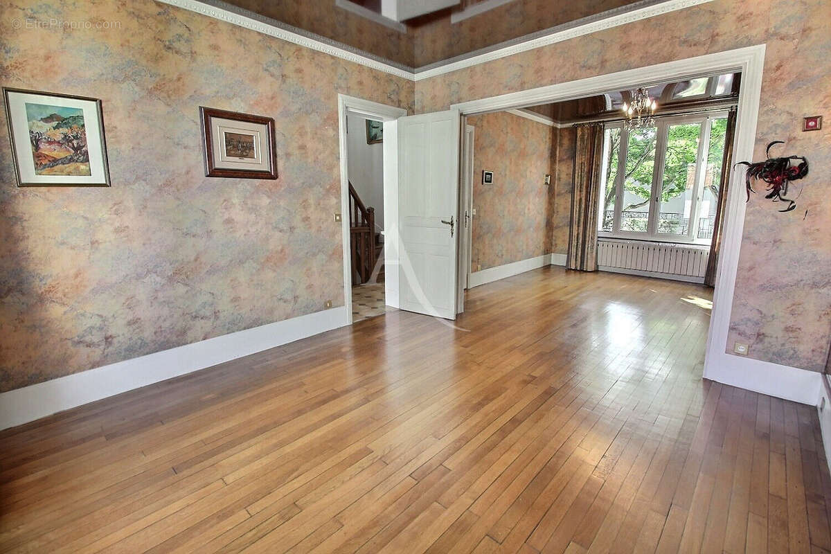 Maison à CHOISY-LE-ROI