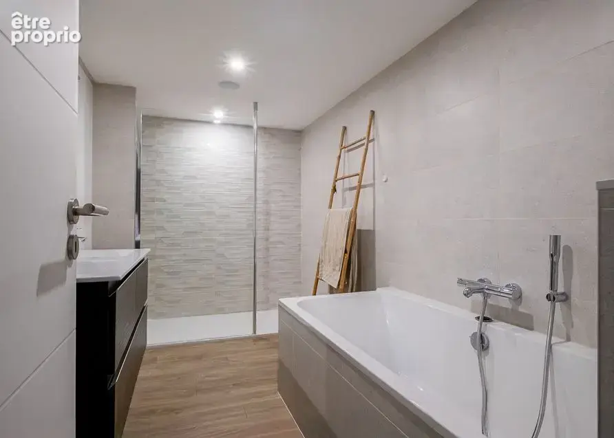 Propriété de caractère et rénovation d'exception à Limas - photo 10