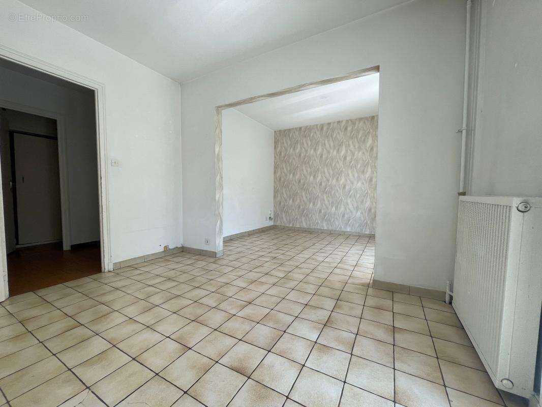 Vénissieux T5 à Vendre avec ORPI - photo 3