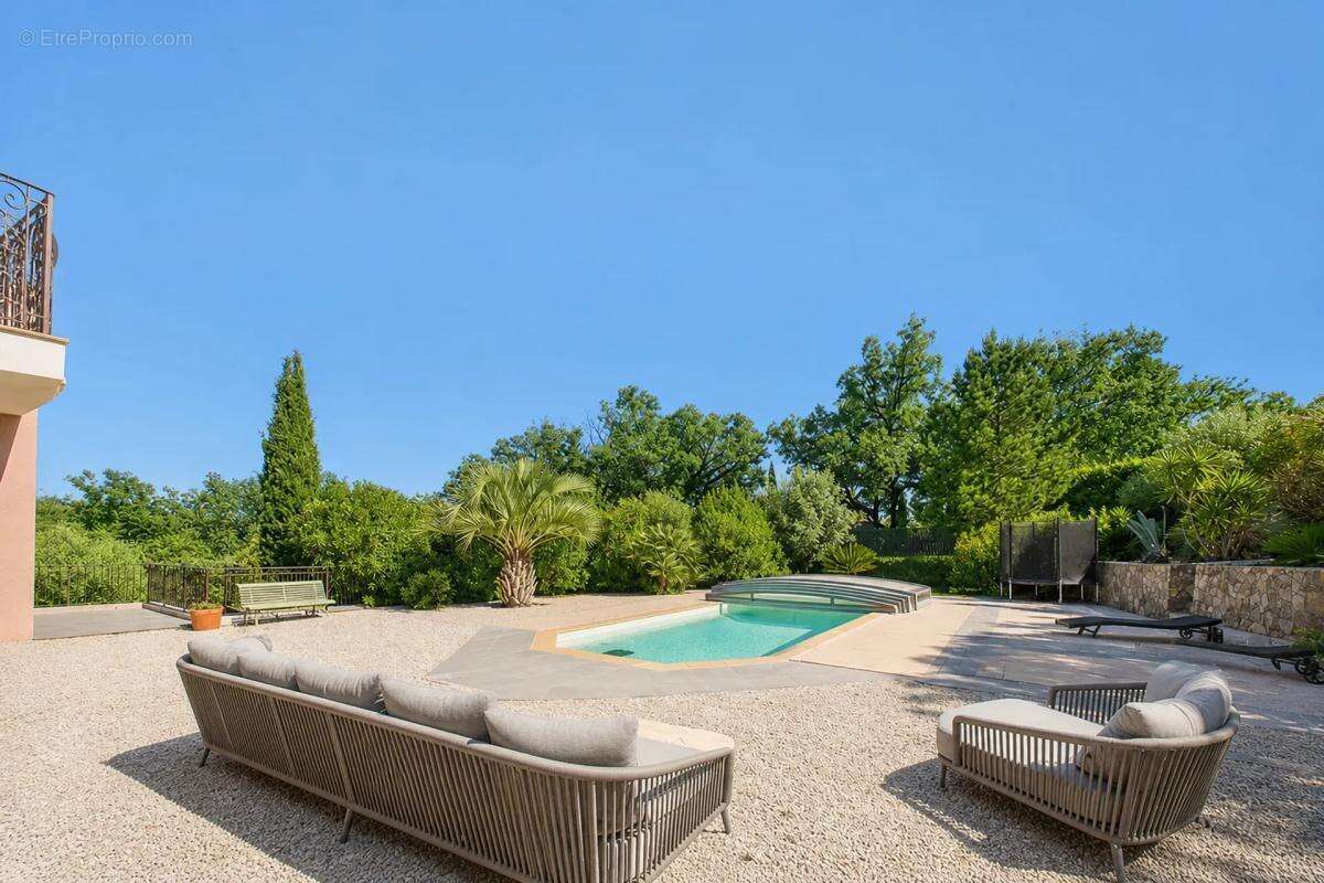 Villa familiale de 250 m² avec piscine, terrain plat - photo 2