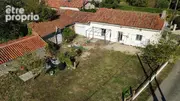 Maison à LES ADJOTS