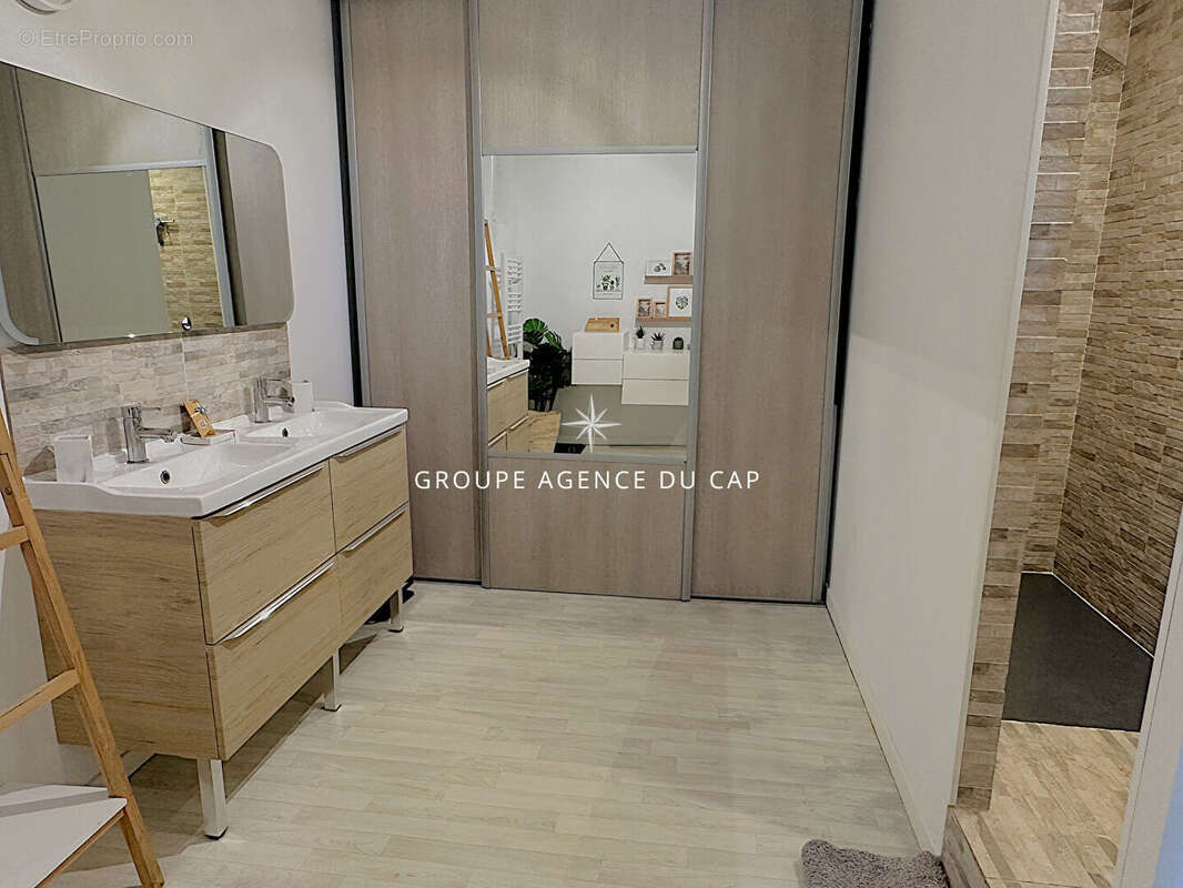 Maison à LES ISSAMBRES