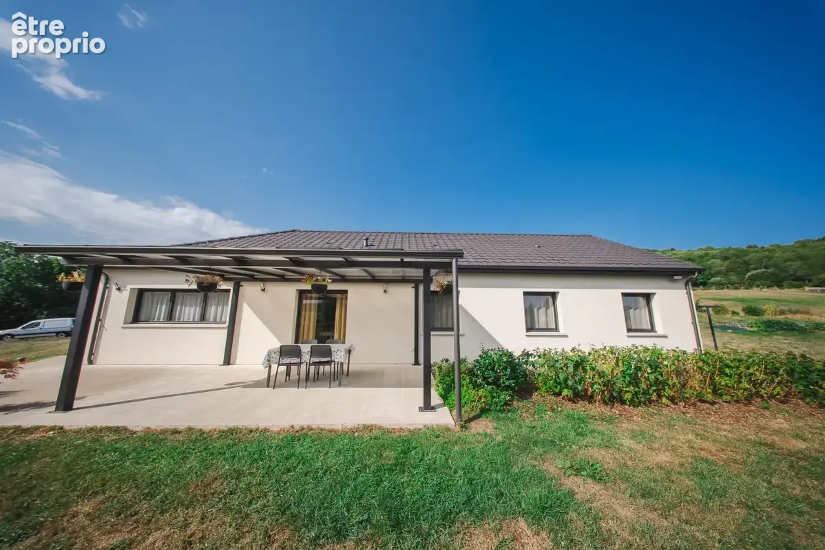 Maison 123 m² à Saint-Bonnet-Pres-Orcival  - photo 4