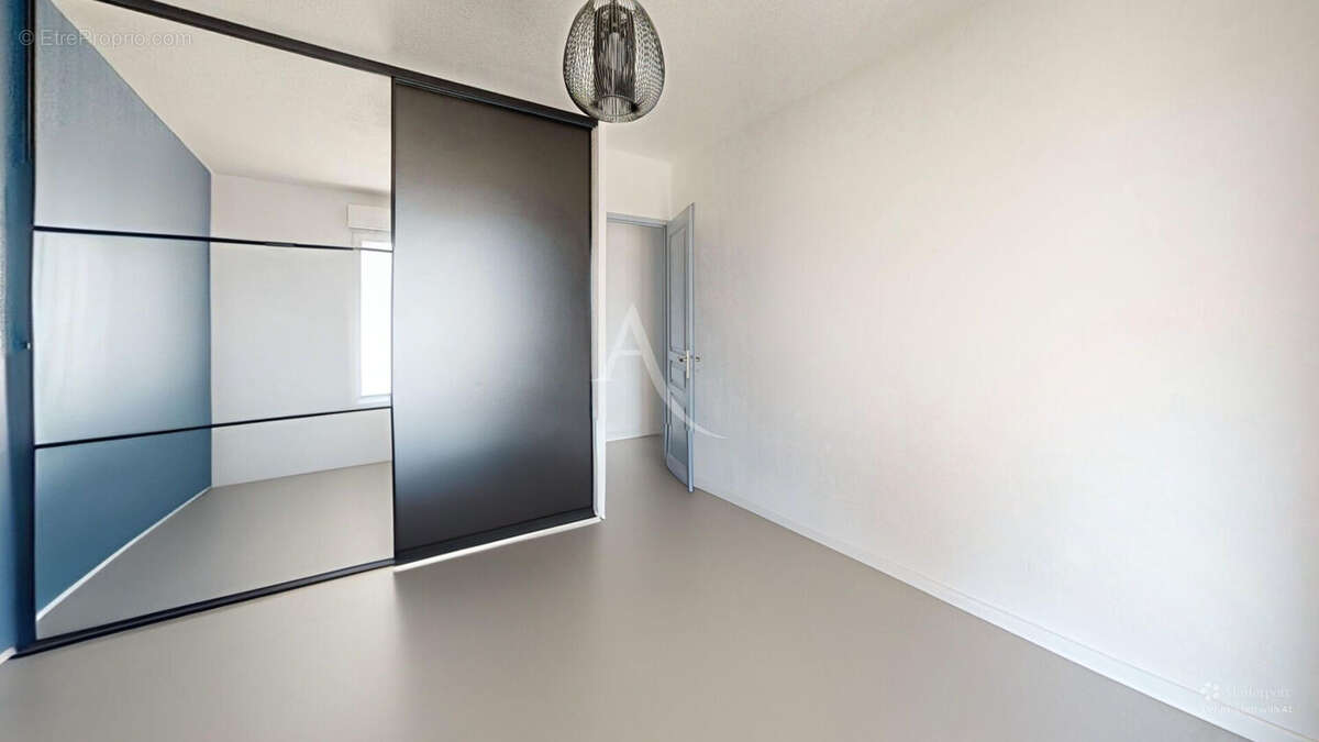 Maison-Appartement de 105m² avec vue incroyable - GARAGE + DOUBLE TERRASSE ! - photo 9