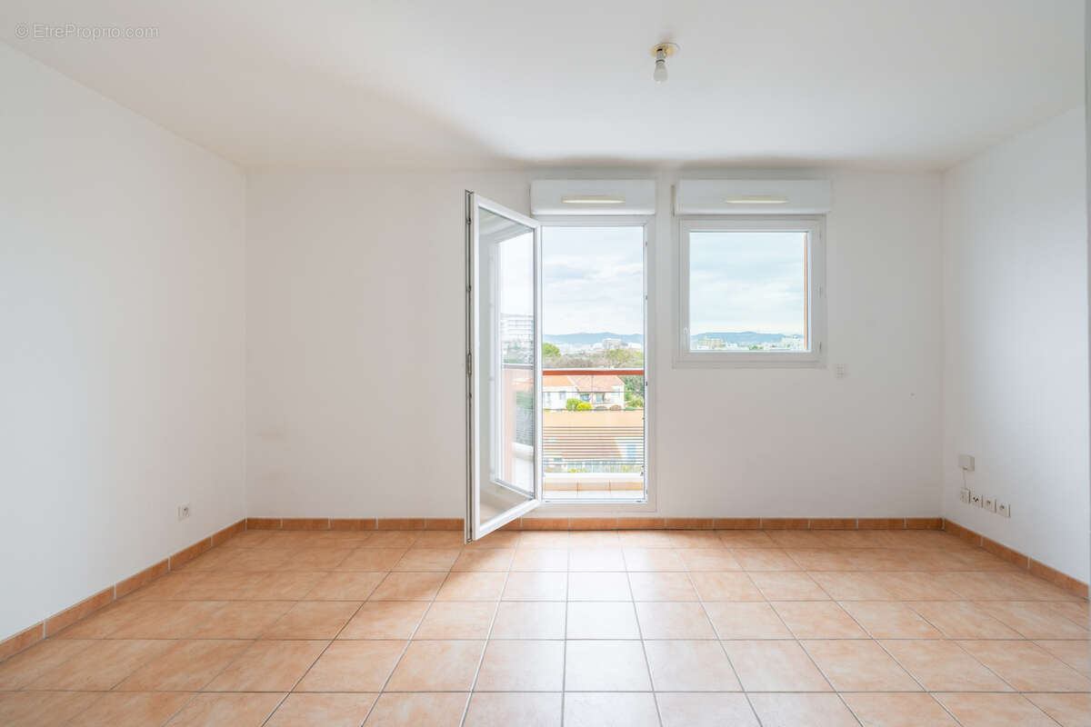 Appartement à MARSEILLE-8E