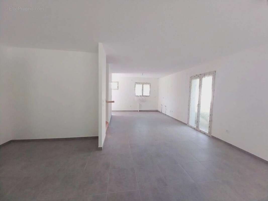 Maison à COGNIN-LES-GORGES