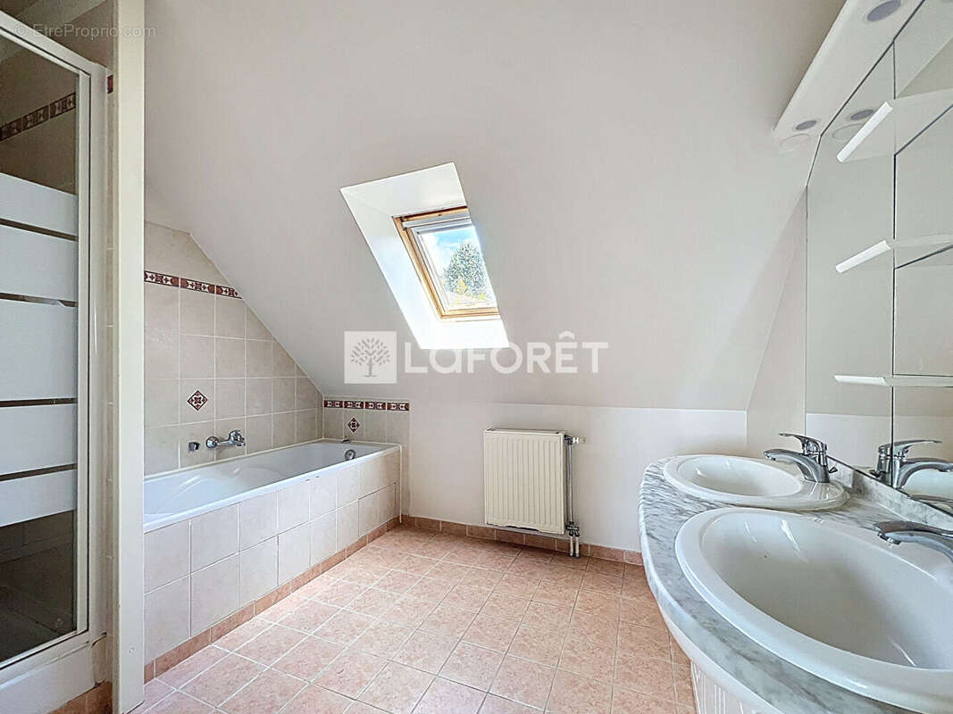 Appartement à LINAS