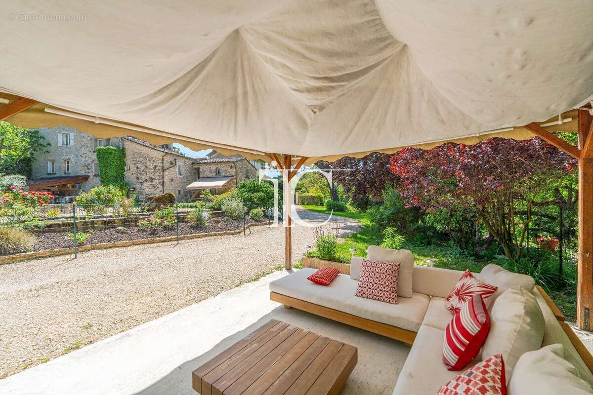 L'ame d'une bastide, le confort moderne  390 m² habitables, jardin de 3 000 m² - photo 14