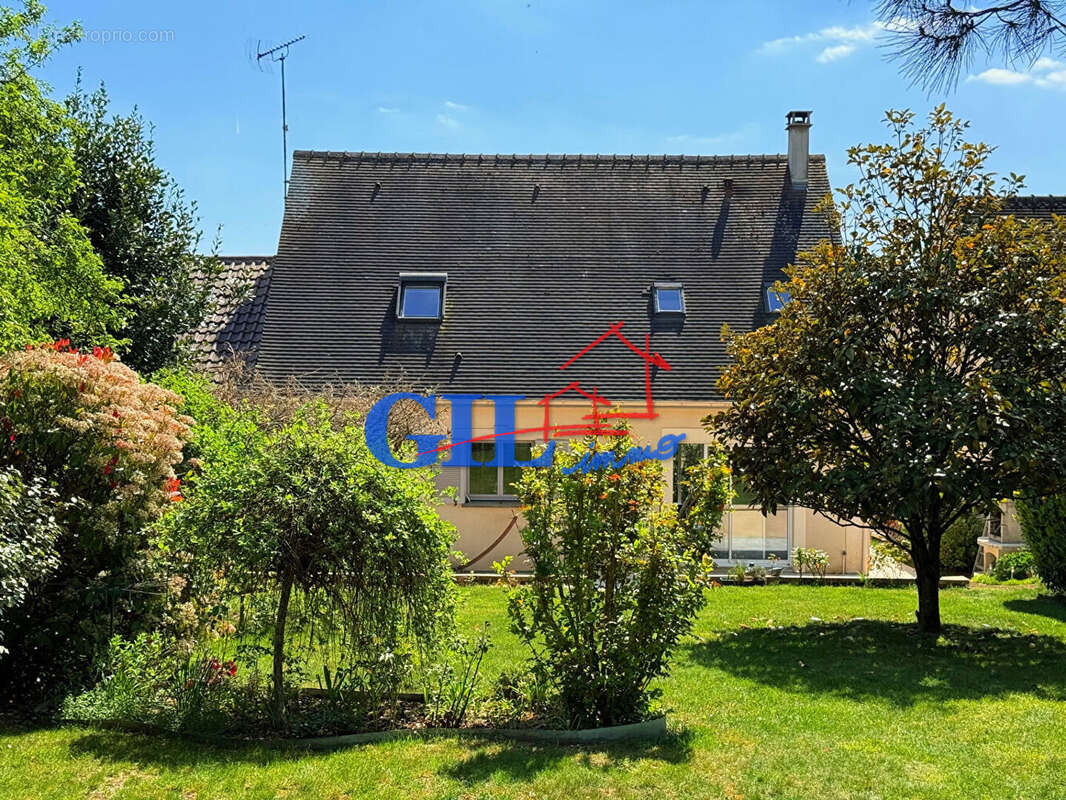 Maison à SAVIGNY-LE-TEMPLE