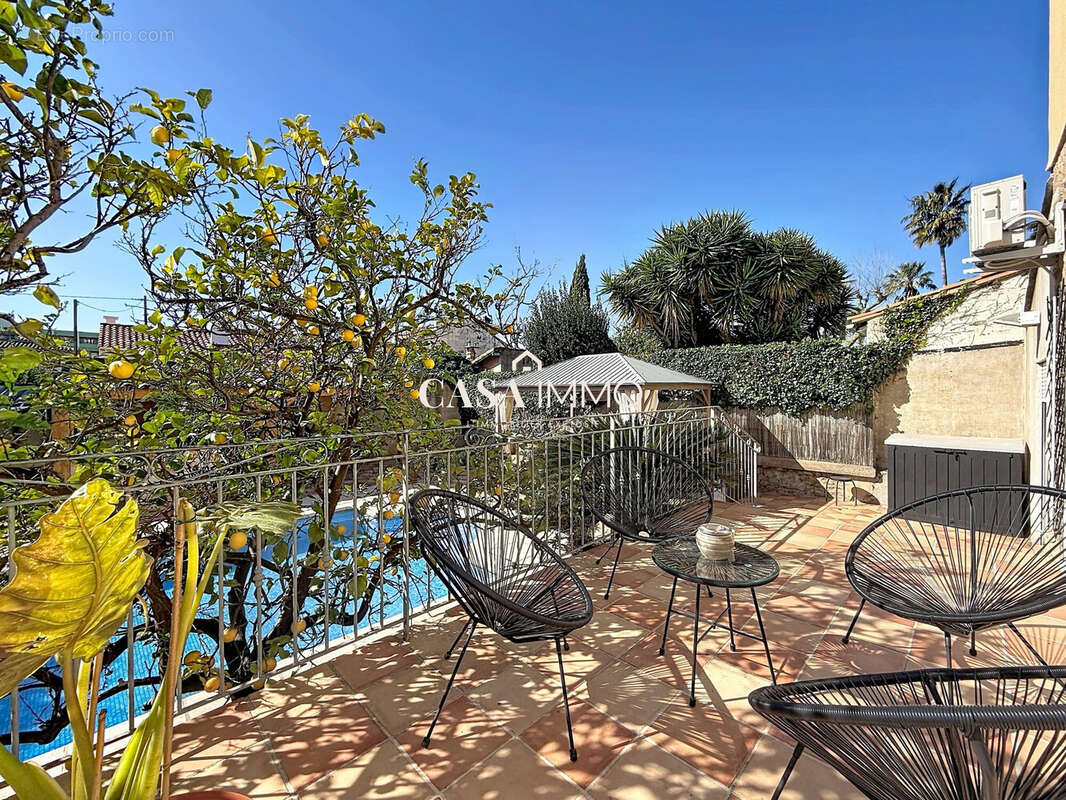 Maison à HYERES