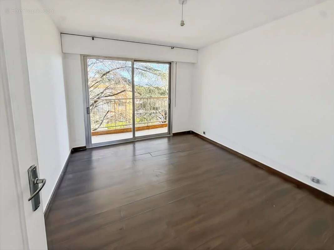 Appartement à MANDELIEU-LA-NAPOULE