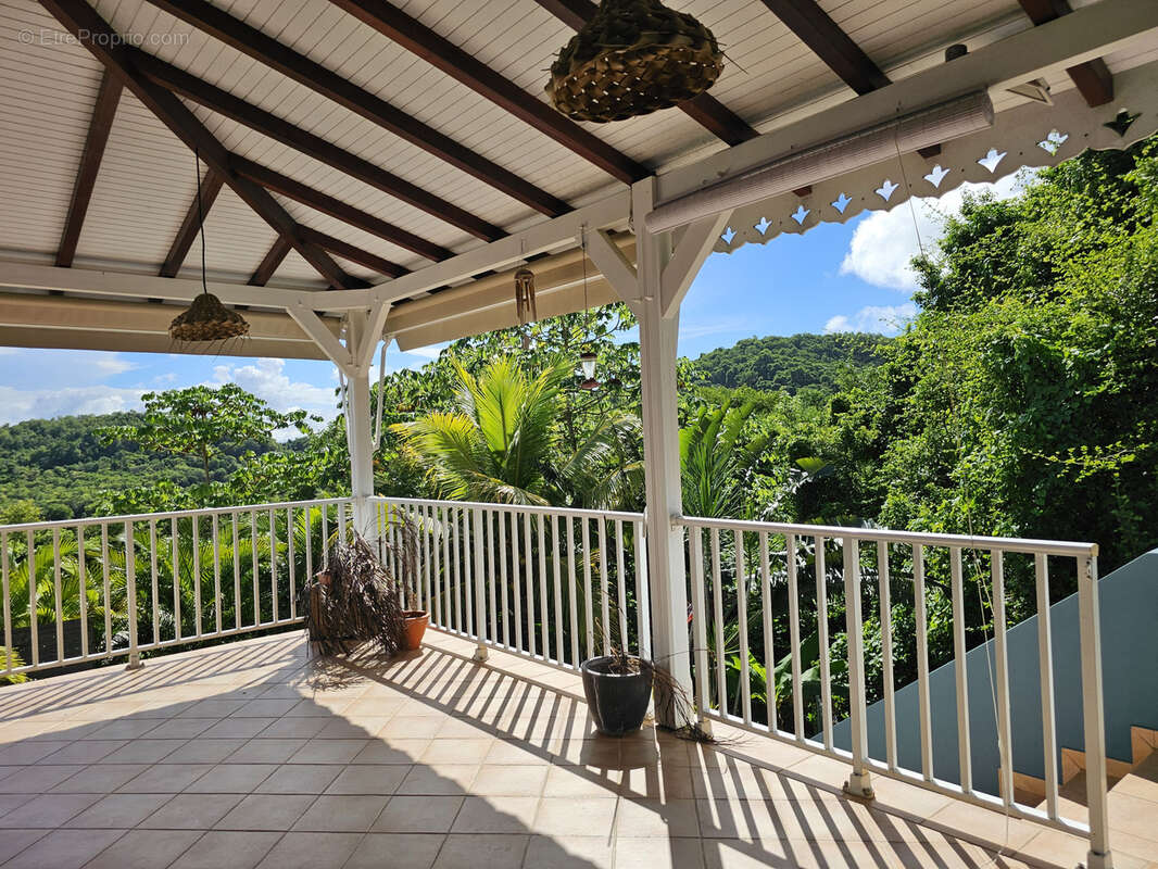 Maison à LES TROIS-ILETS