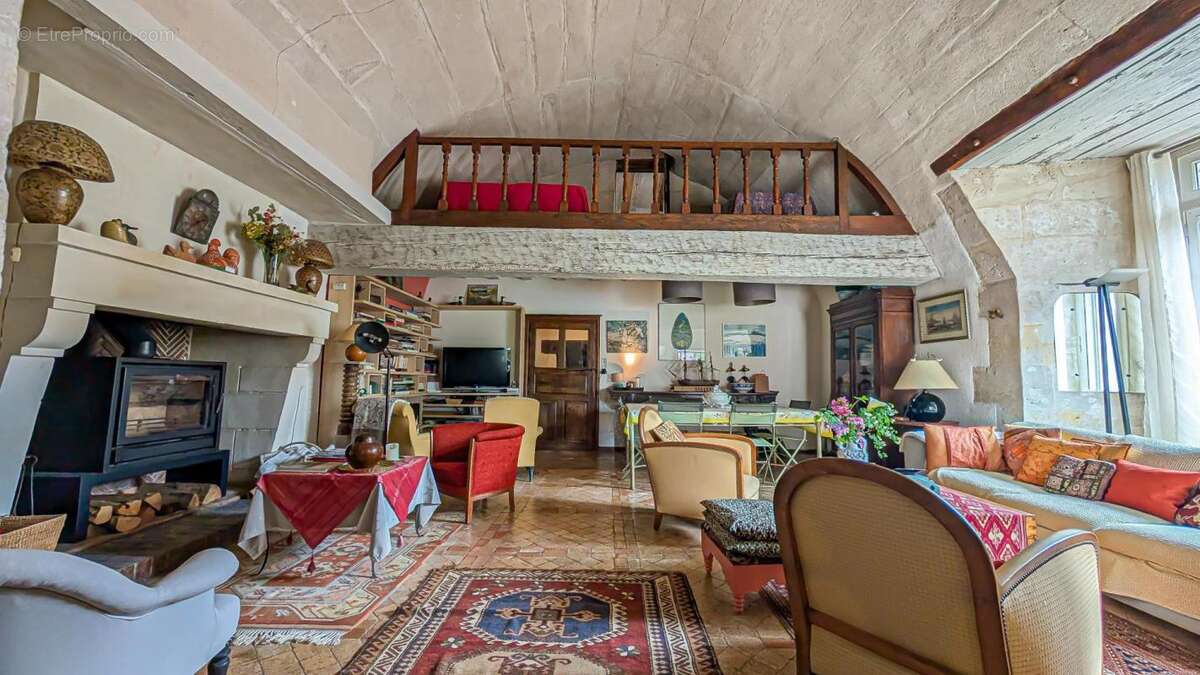 Maison à SAINT-VINCENT-DU-LOROUER