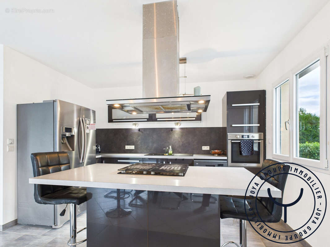 Maison à SAINT-JEAN-DE-BONNEVAL