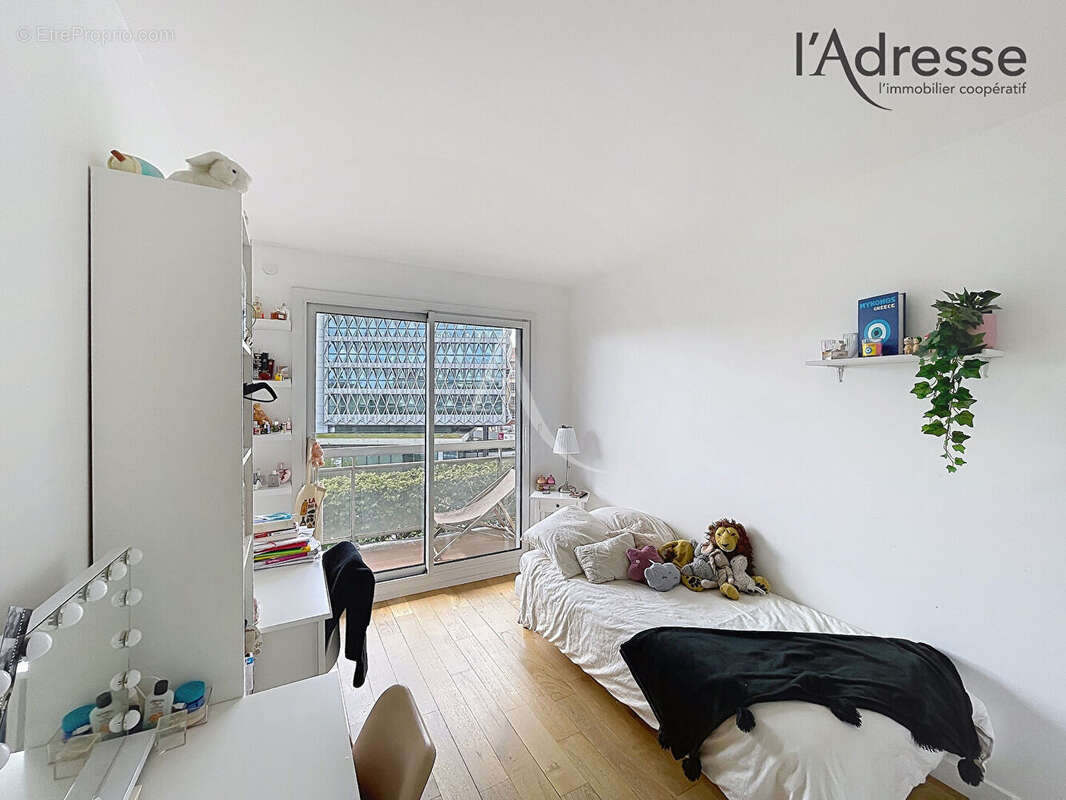 Appartement Suresnes 5 pièce(s) 89.02 m2 avec 2 balcons terrasse - photo 9