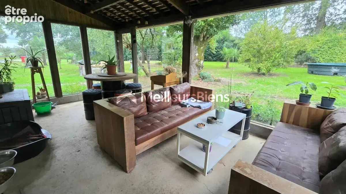 Longère sur plus de 160m², avec dépendances - photo 14