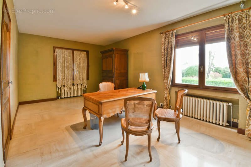 Maison à TONNAY-CHARENTE