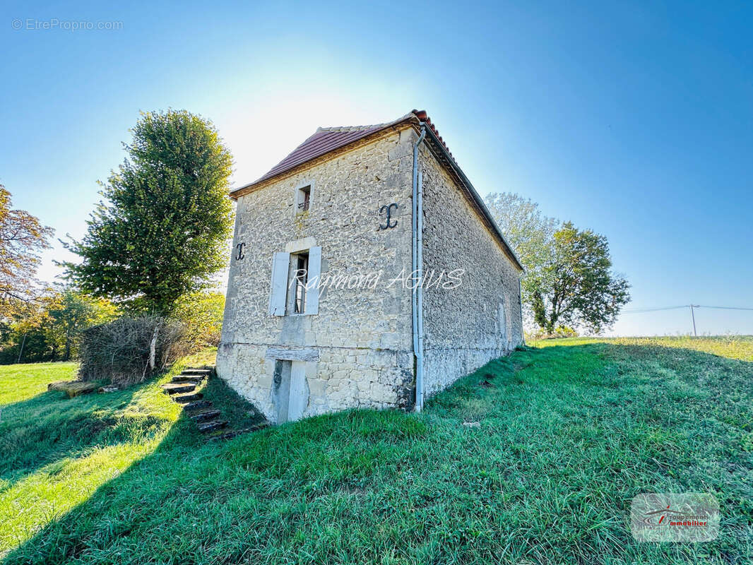 Charmant maison en pierre de 3 chambres avec une vue imprenable - photo 3