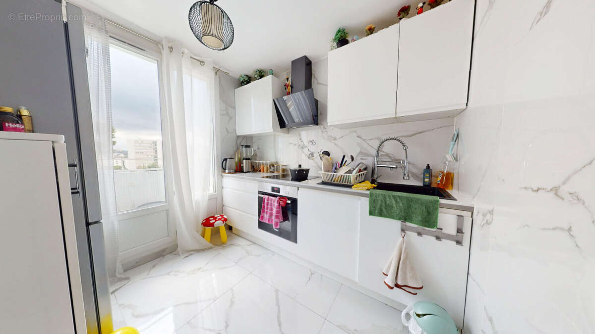 Appartement à MARSEILLE-13E