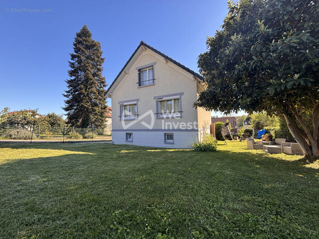 Maison à MOUROUX