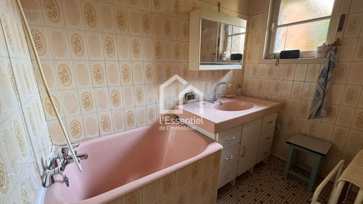 A VENDRE - Maison Verneuil Sur Seine centre ville, dépendance, Atelier - photo 11