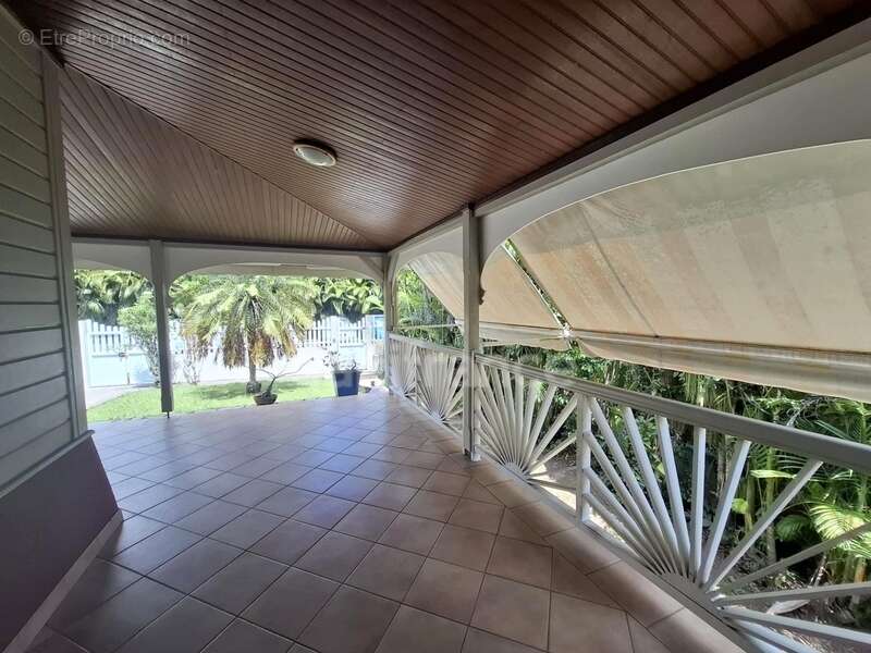 Maison à LES TROIS-ILETS