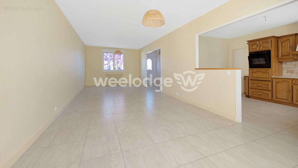 Salon - Séjour - Maison à CARQUEFOU
