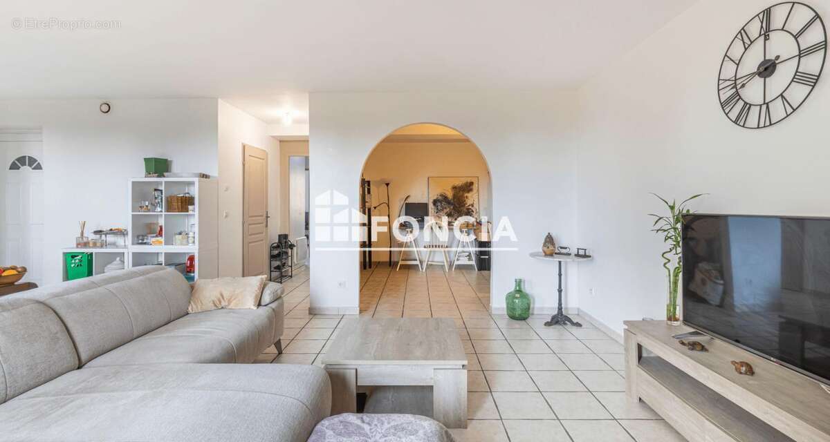 Appartement à PORT-DE-BOUC