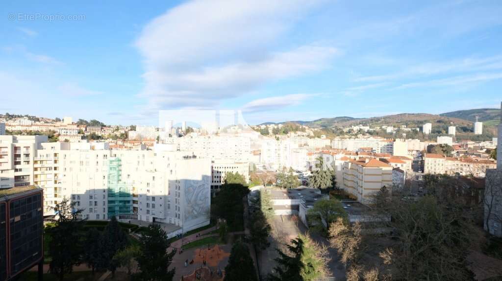 Appartement à SAINT-ETIENNE