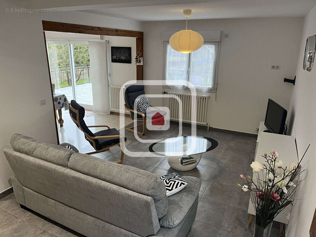 Maison à VAILLY-SUR-AISNE