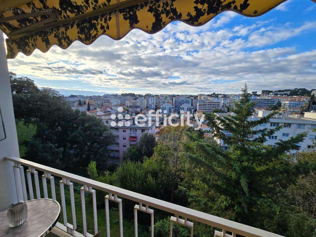 Appartement à LE CANNET