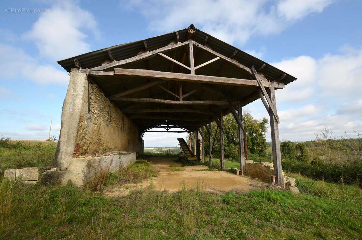 06  Hangar - Maison à PESSAN