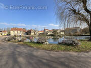 Maison à MONTLIOT-ET-COURCELLES