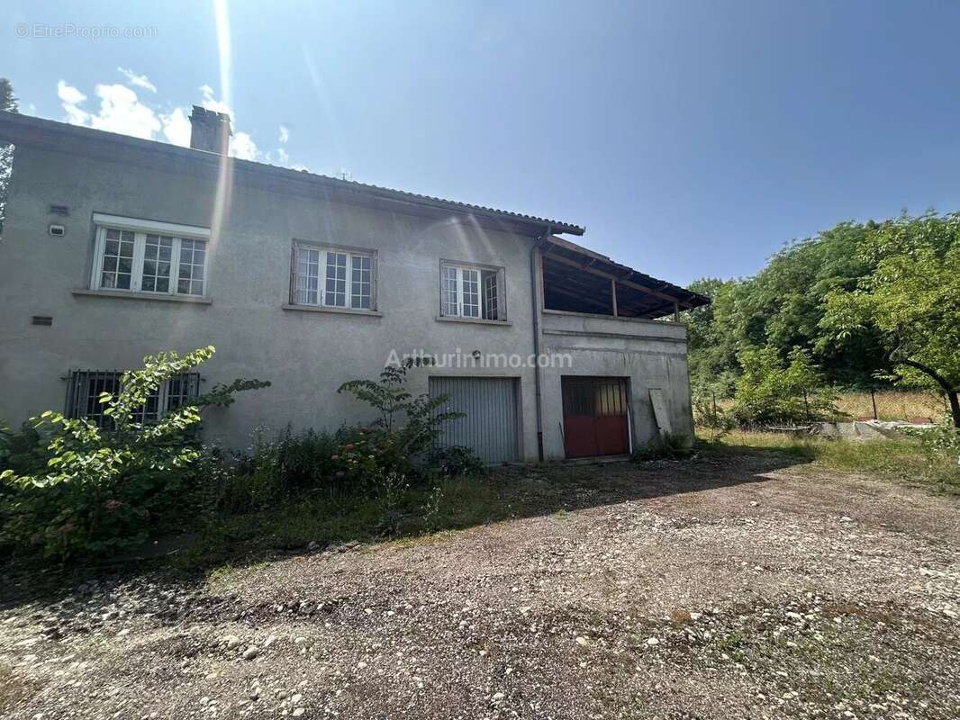 Maison à SAINT-VICTOR-DE-MORESTEL