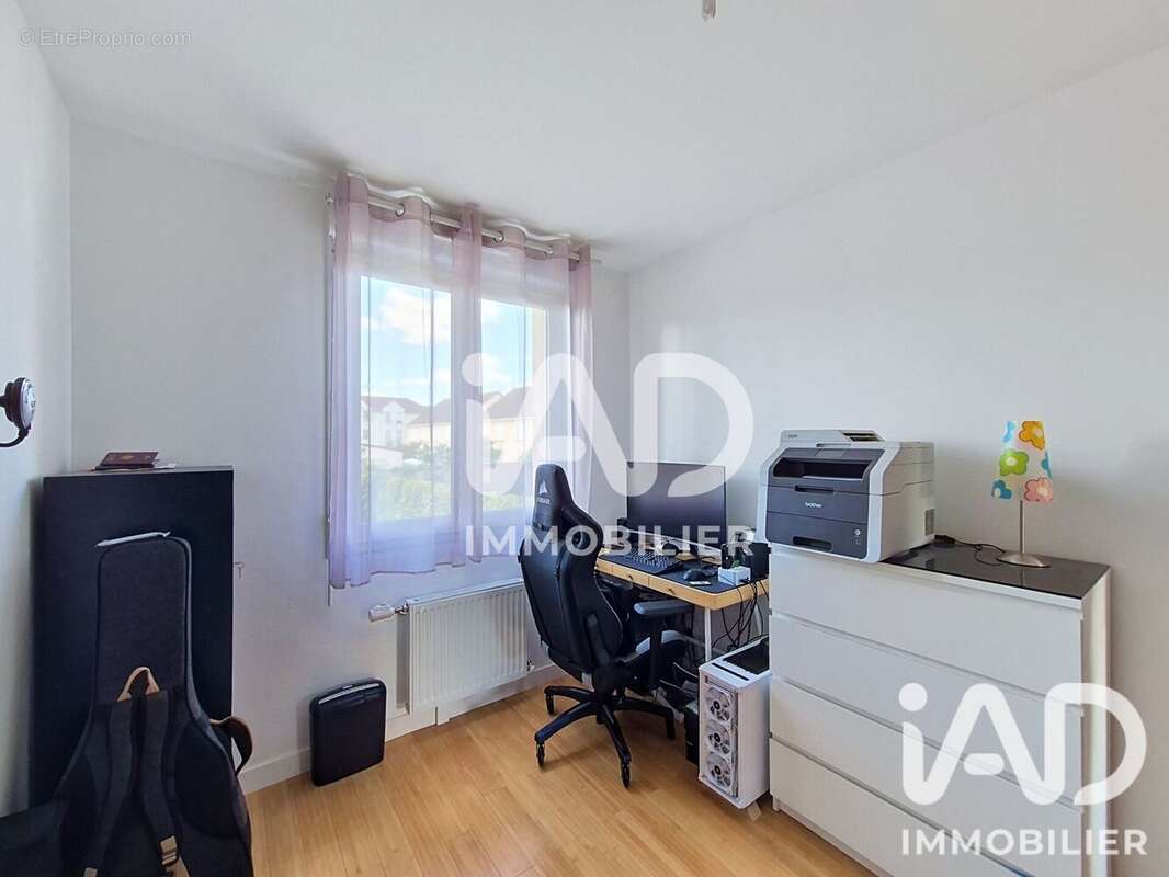 Maison 74 m² à Saint-Fargeau-Ponthierry  - photo 8