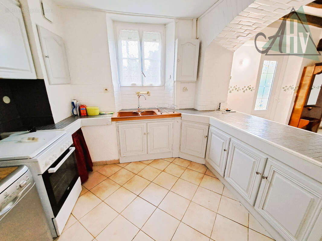 Maison à THORIGNY-SUR-OREUSE